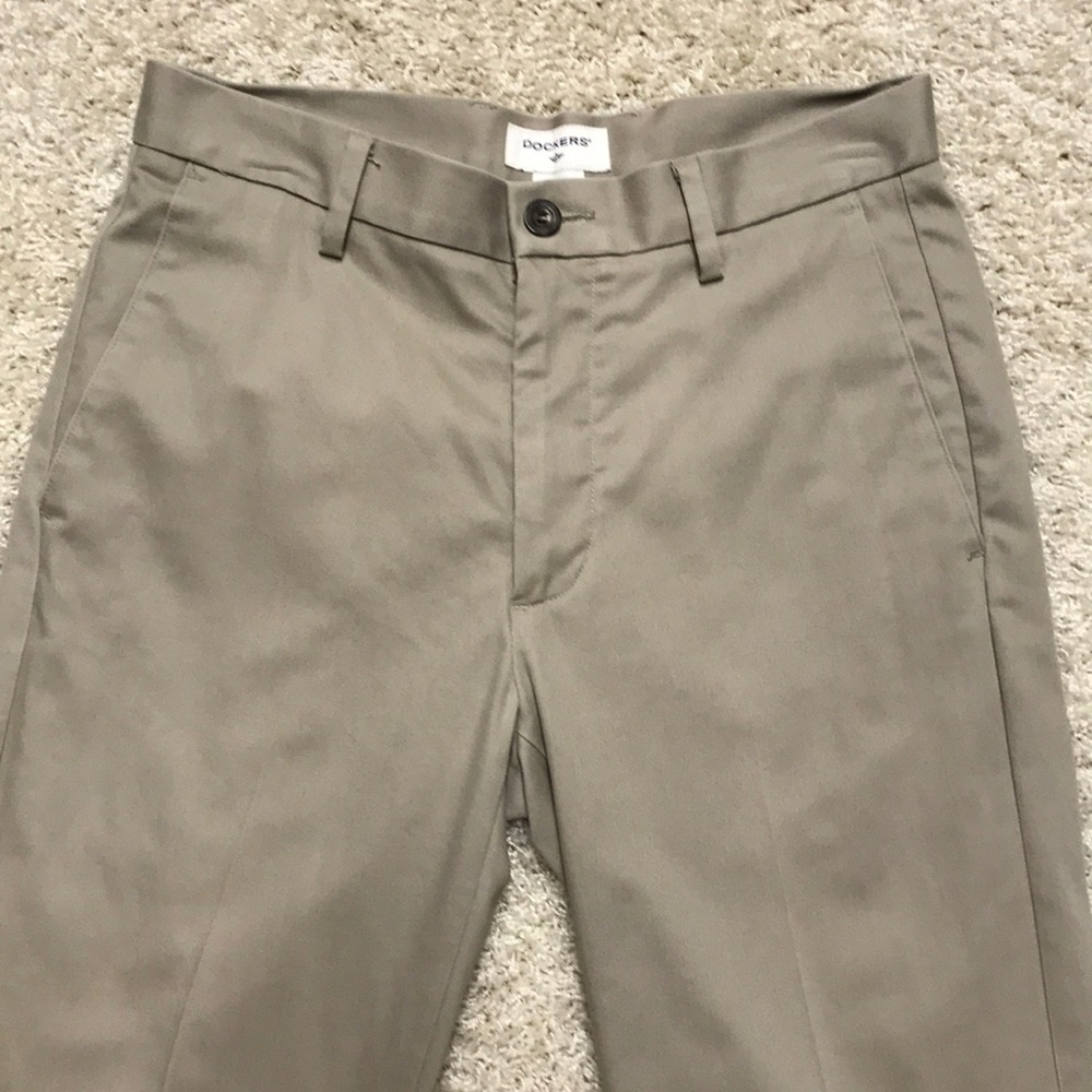 Men’s Dockers khaki dress pants